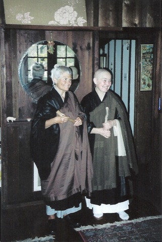 Photo of Darlene Cohen and Susan Ji-on Susan Postal in 2008
